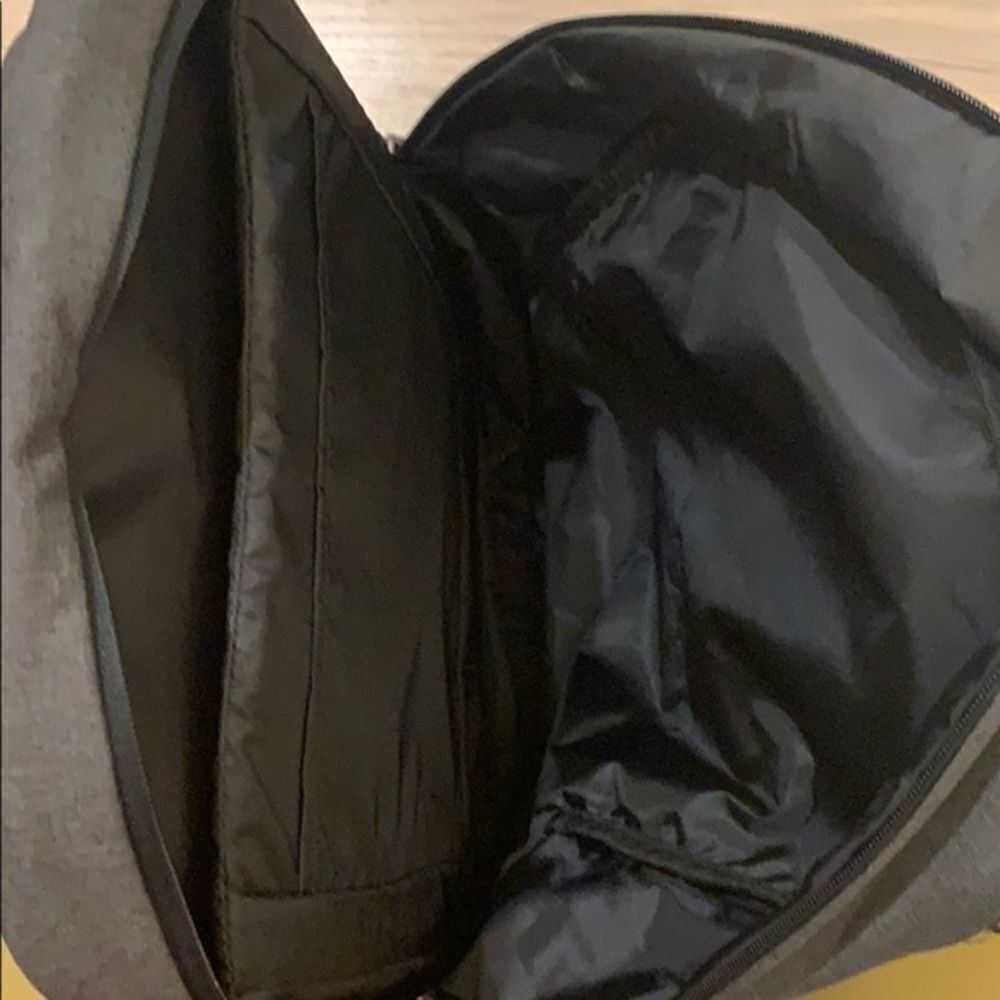 Case Logic Backpack, Large - Picture 3 of 4